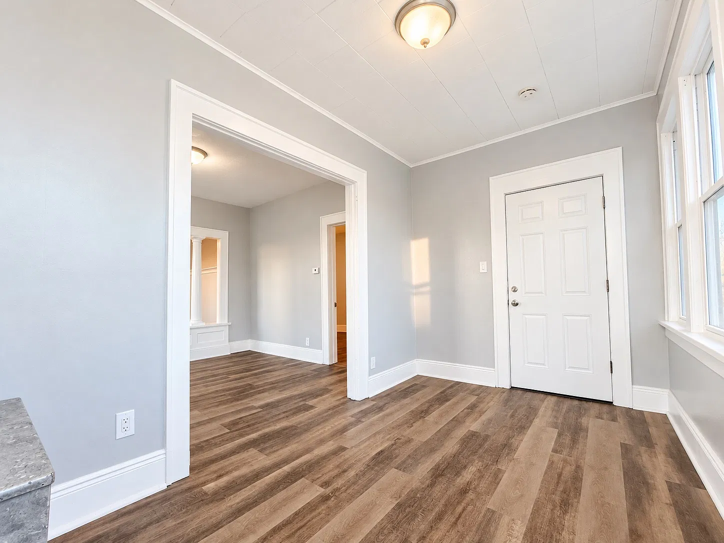 3 bed, 1200 sqft, $2,700 — Photo 3