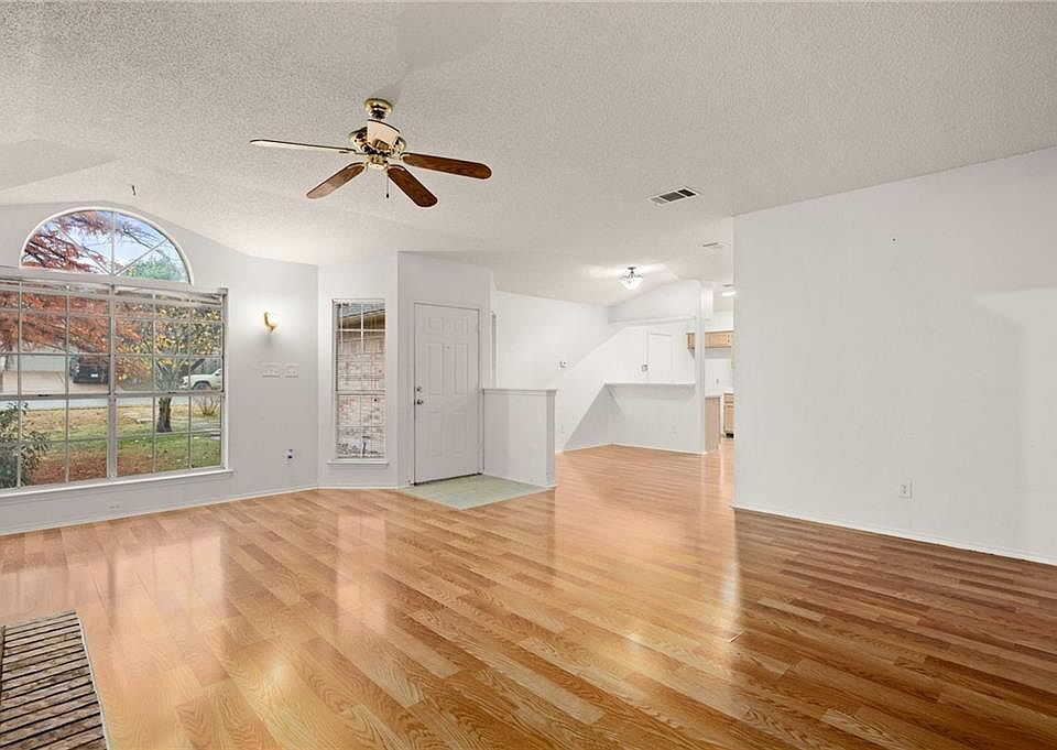 1st image of 13910 Cambourne Dr