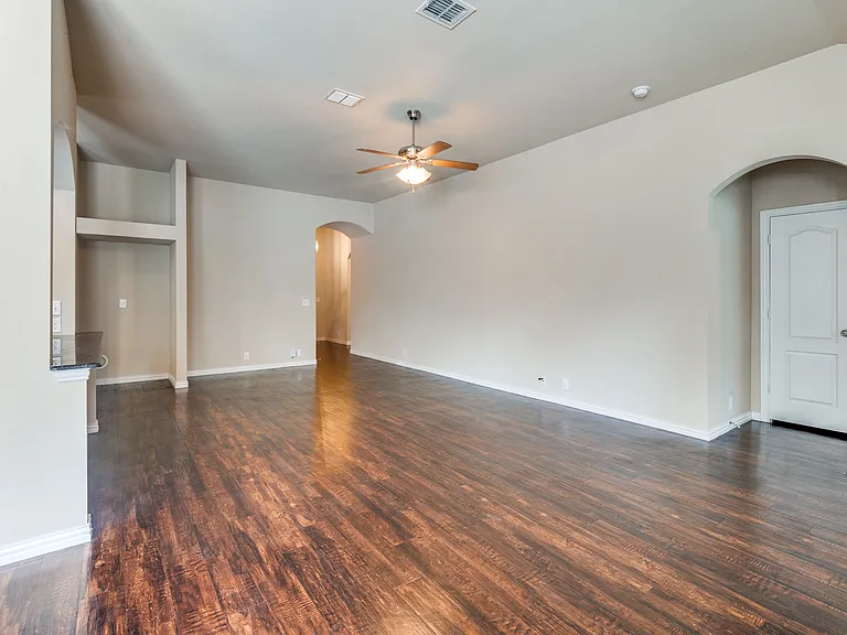 4920 Lemon Grove Dr — Photo 3