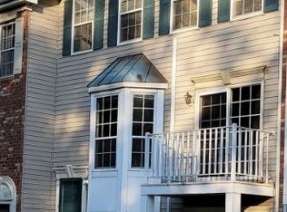 220 Sapphire Ln #576, Franklin Park, NJ 08823