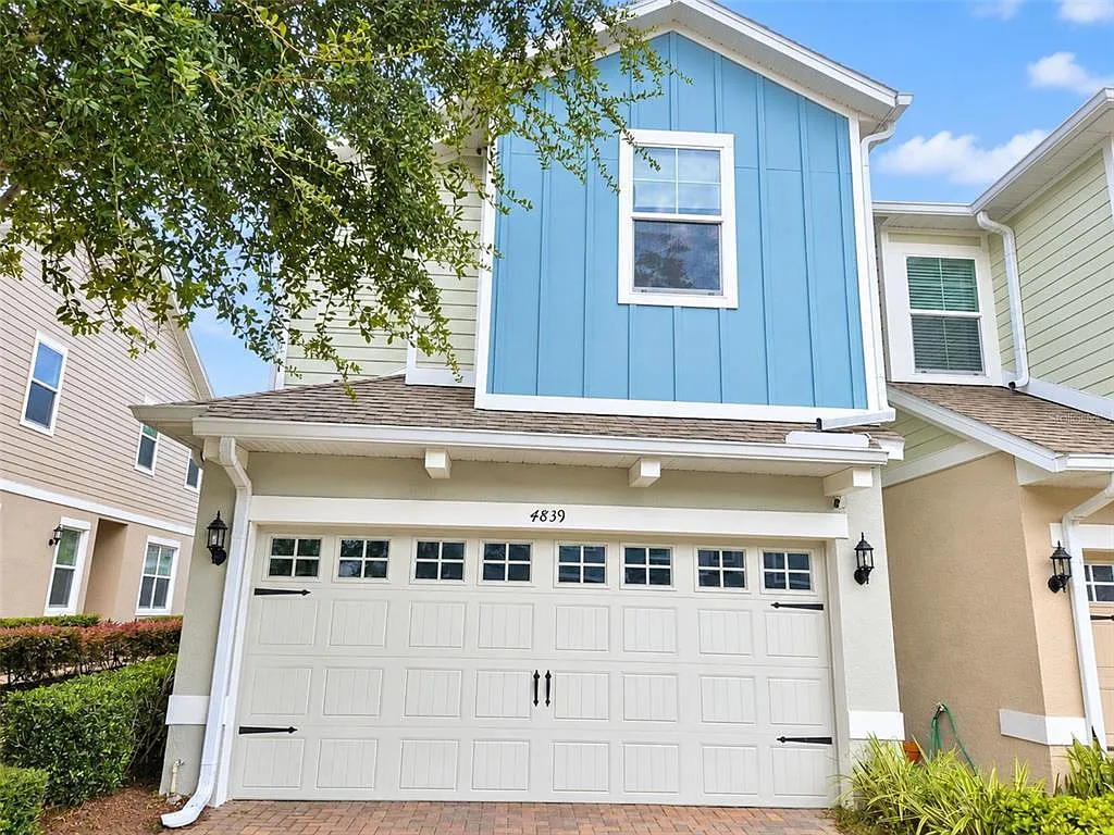 3 bed, 2.5 bath, 1702 sqft, $2,400 — Photo 1