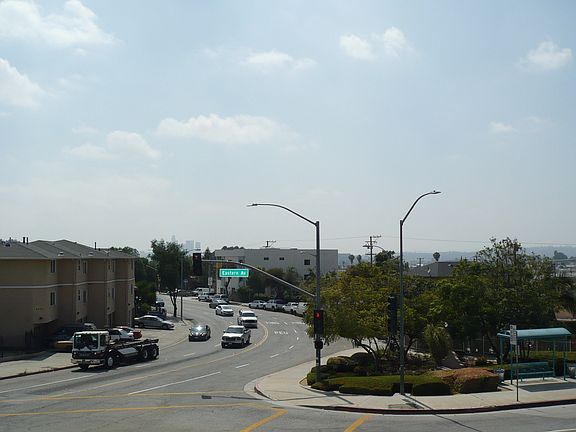 5th image of 1454 N Eastern Ave