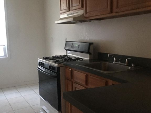 5th image of 771 Irving Pl #2