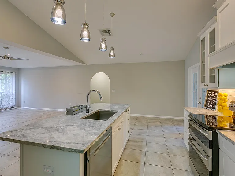 4430 Autumn River Rd E — Photo 14