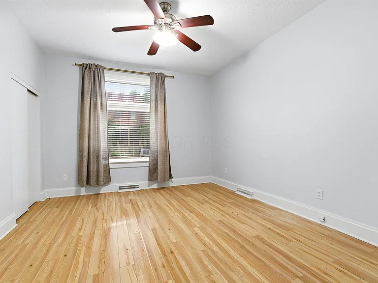 19 E Mithoff St — Photo 7