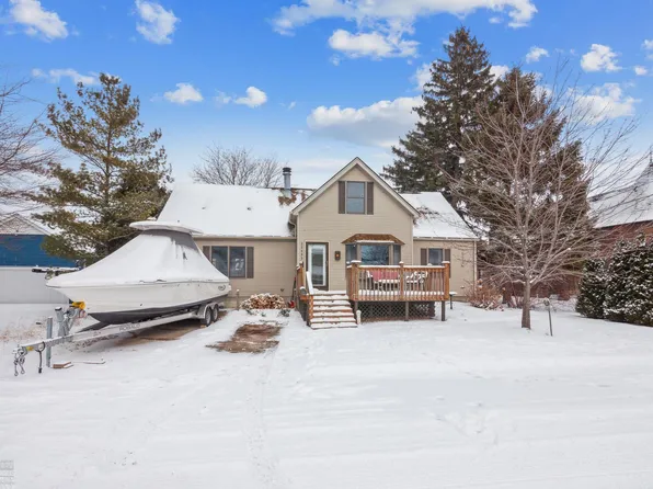 22495 Beach St, Saint Clair Shores, MI 48081