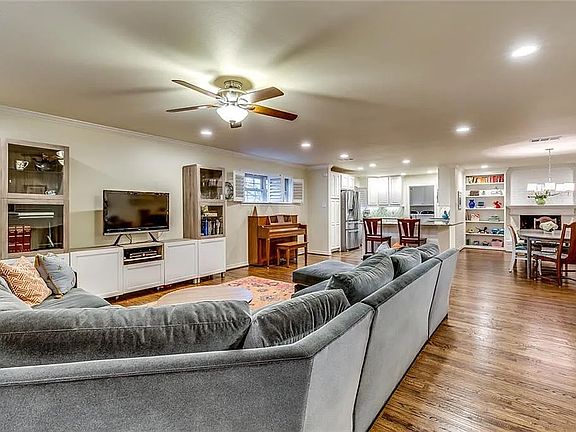 4th image of 9734 Buxhill Dr