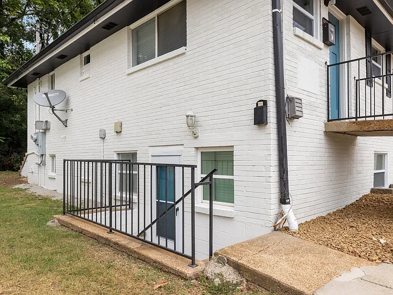 3320 Clifton Ave #D — Photo 10