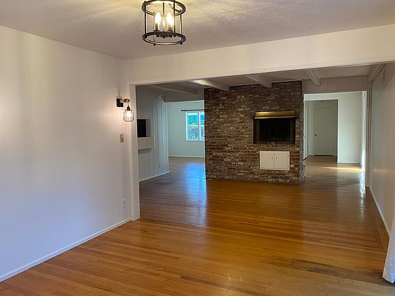 4th image of 1679 Christina Dr