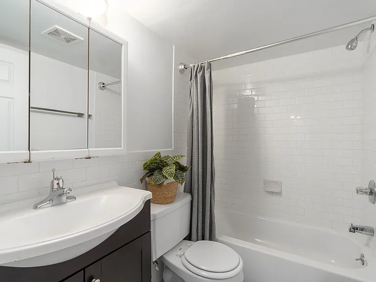 Ridgeview Apartments — Photo 18