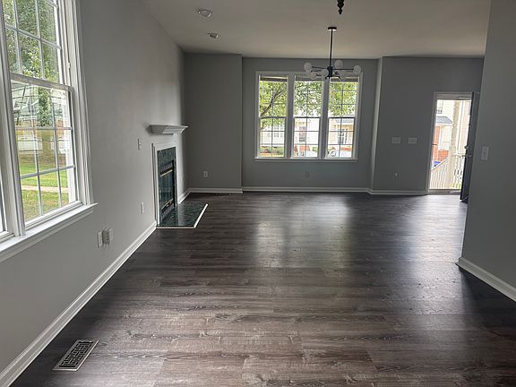 Living/dining area