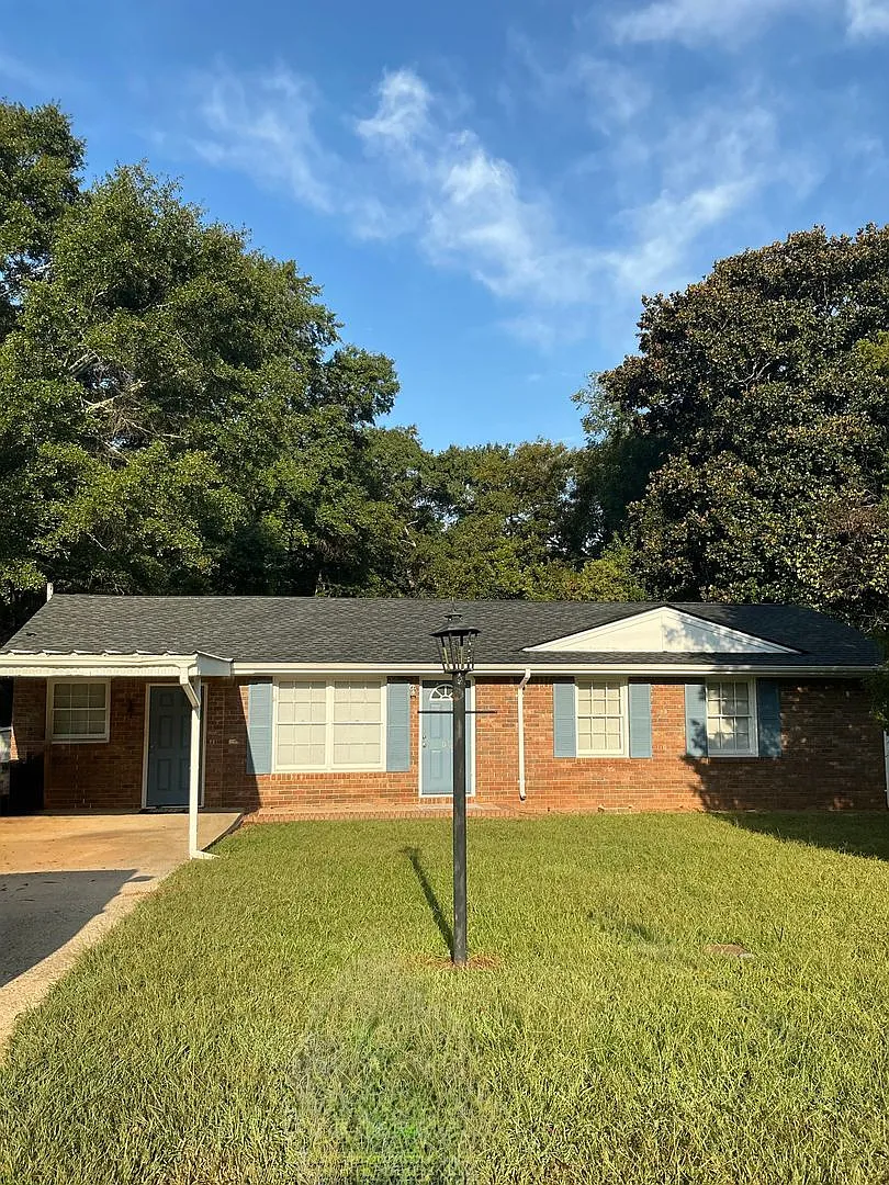 3 BR/ 2 BA Close to Downtown Watkinsville & Wire Park! — Photo 1