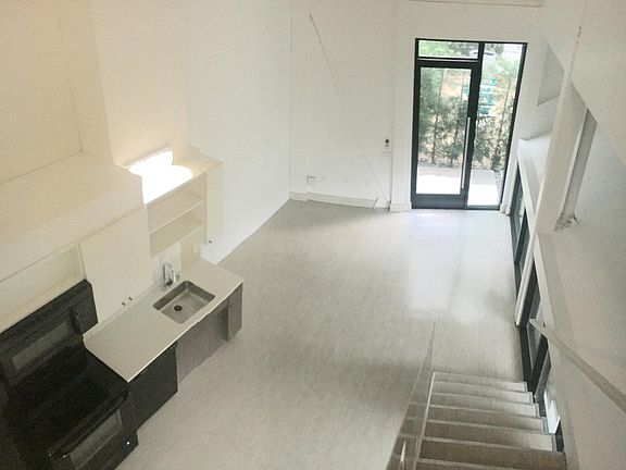 3rd image of 3077 N Park Way APT 301