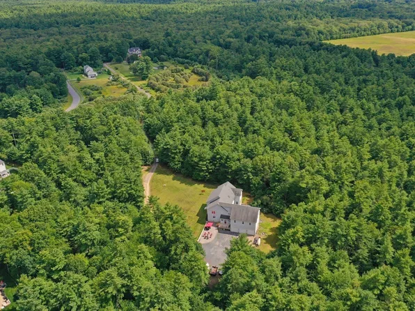60 Precinct St, Middleboro, MA 02346