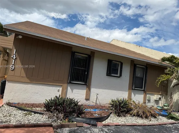 1419 Yellowthroat St, Homestead, FL 33035