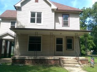 907 S 5th St, Terre Haute, IN 47807