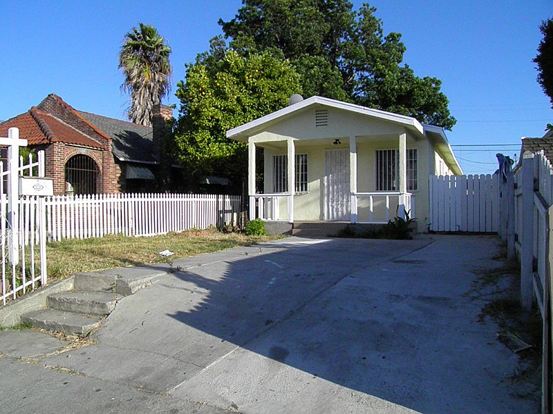 1st image of 200 W 111th Pl