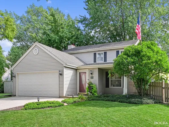 1530 Auburn Ave, Naperville, IL 60565