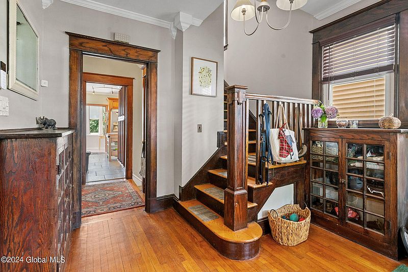 4th image of 355 Manning Boulevard