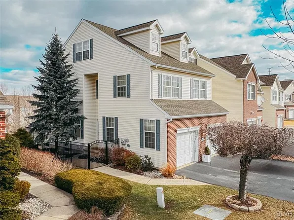 5285 Dartmouth Dr, Macungie, PA 18062