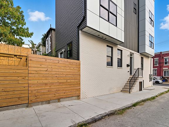 2nd image of 2713 W Montgomery Ave #A