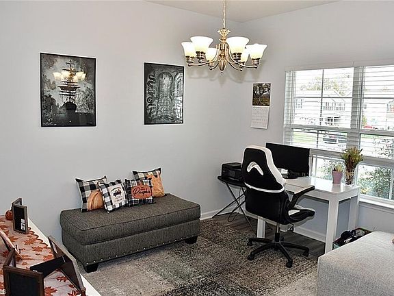 4th image of 290 Brassfield Dr