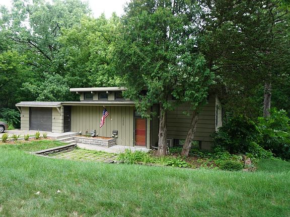 3rd image of 3238 Kyle Ave N