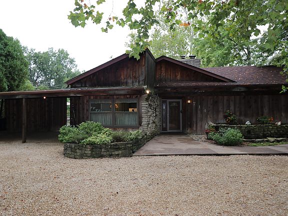 2nd image of 714 Edgewood Dr