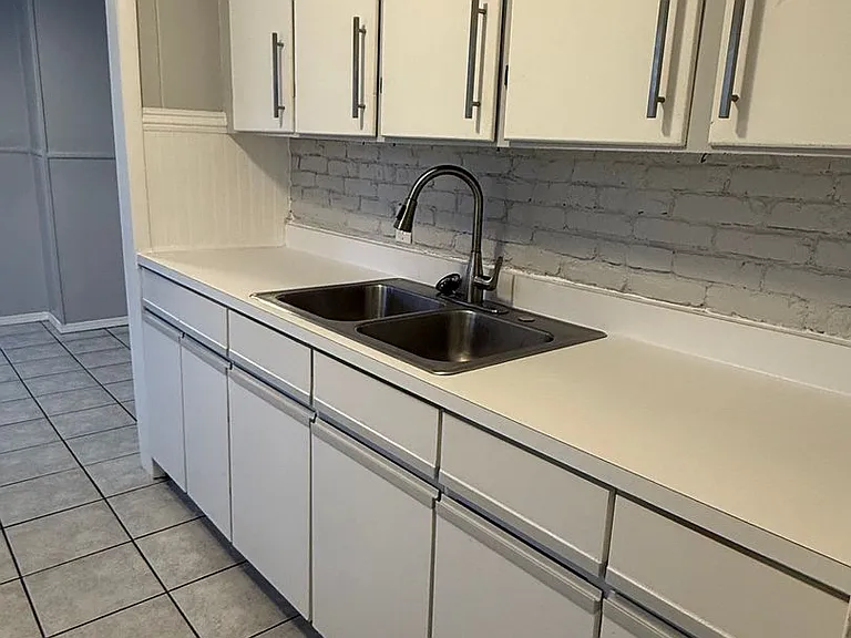25202 Firwood Ave — Photo 11