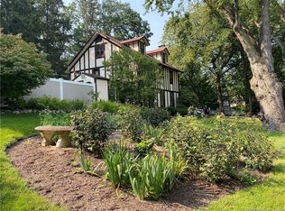 100 Toms Rd, Stamford, CT 06906