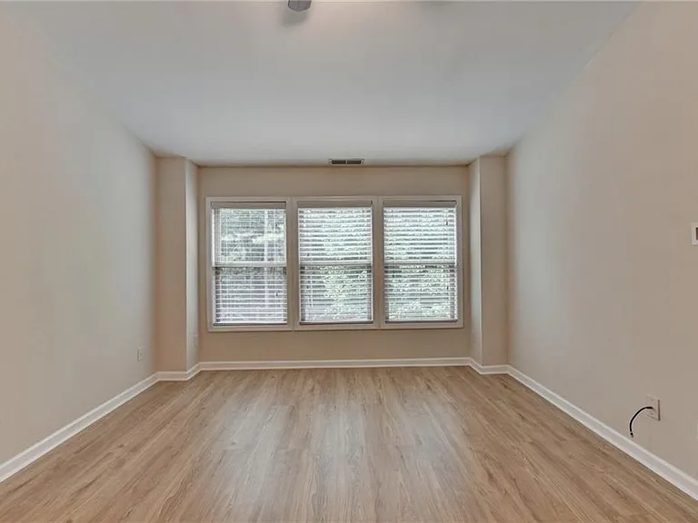2152 Greencrest Cir — Photo 32