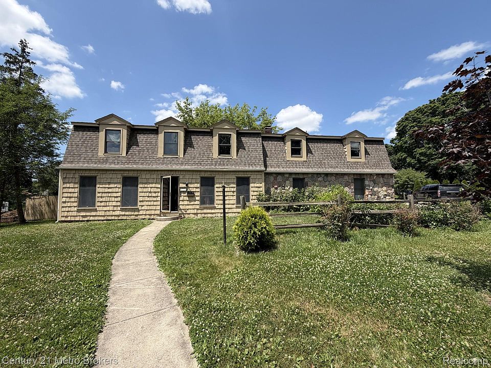 1st image of 427 Woodbridge Dr