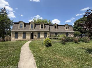 427 Woodbridge Dr, Grand Blanc, MI 48439