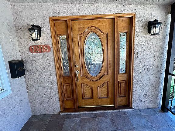 4th image of 1218 Graynold Ave