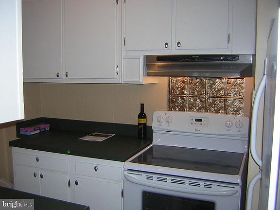 3rd image of 4053 Martin Luther King Jr Ave SW
