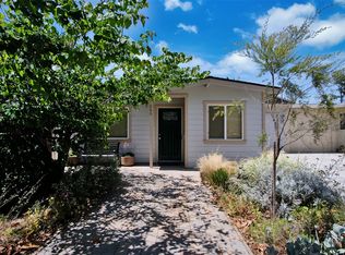 860 Camellia Pl, Carlsbad, CA 92008