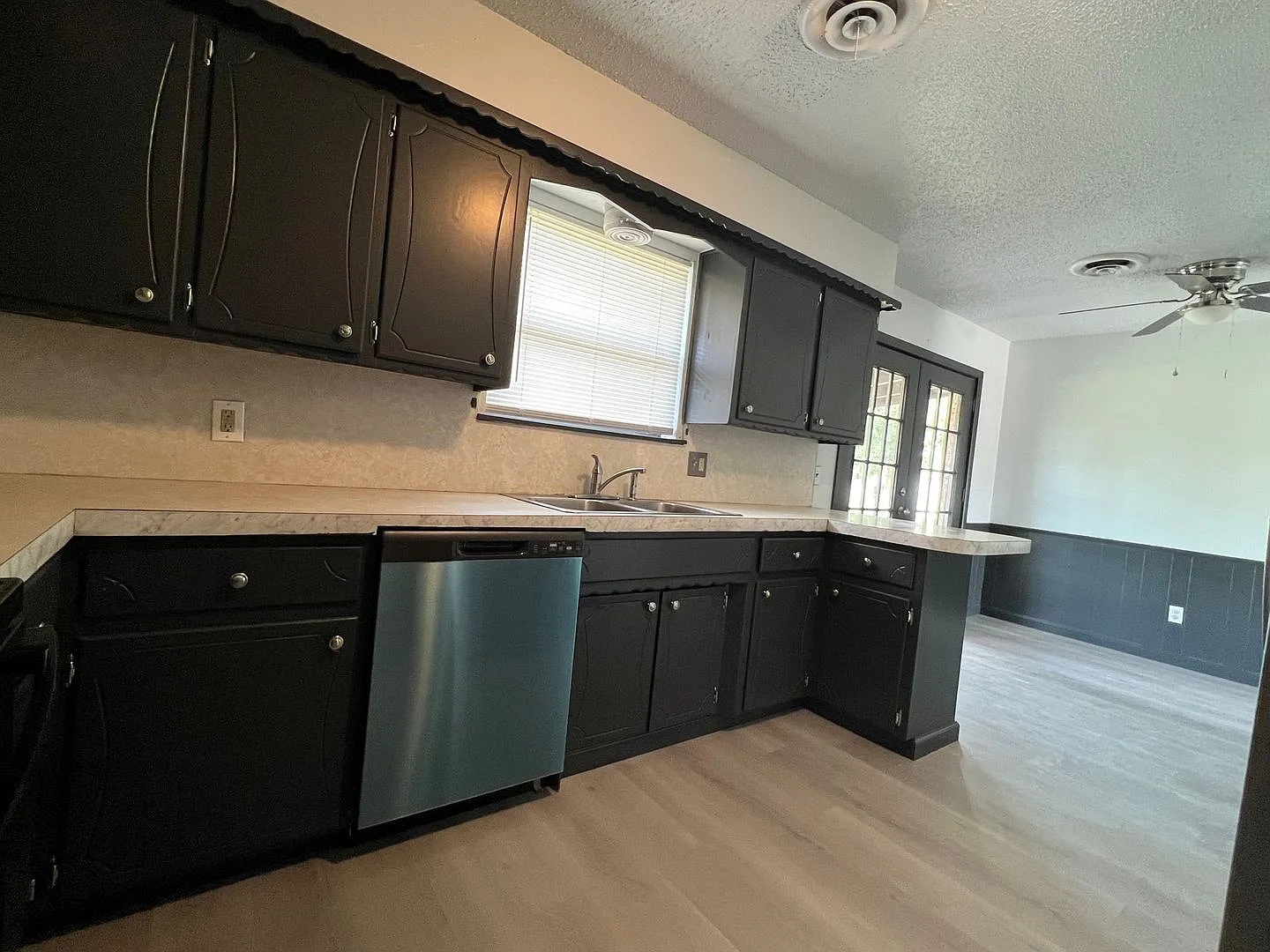 1618 Se Clover Ln- Now Available! — Photo 4