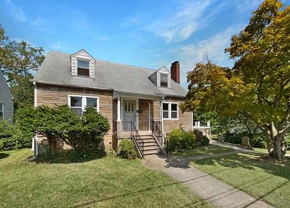 2nd image of 7 Blake Ave #1B