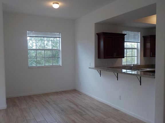 5th image of 10560 SW Stephanie Way #1212