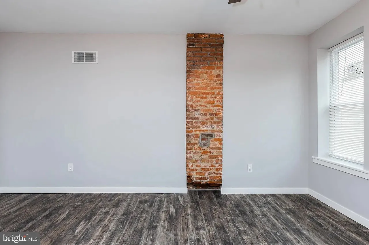 2 bed, 1.5 bath, 950 sqft, $1,750 — Photo 3