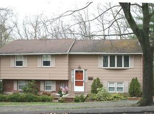 9 Villa Ln, Peabody, MA 01960