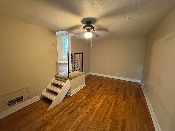 4th image of 3579 Kearney Ave