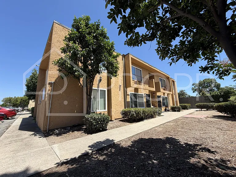 3240 Olive St — Photo 11