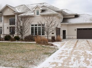 4055 Prairie Crossing Dr, Saint Charles, IL 60175