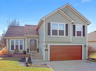 7522 N Lewis Ave, Kansas City, MO 64158