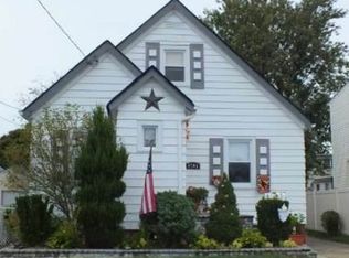 1707 Westmoreland Rd, Merrick, NY 11566