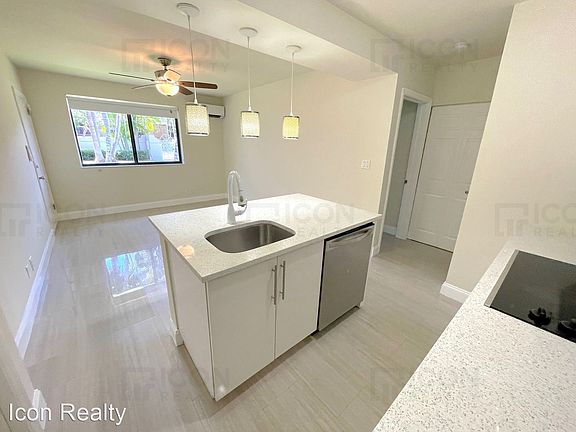 4th image of 912-918 NE 15th Ave #2