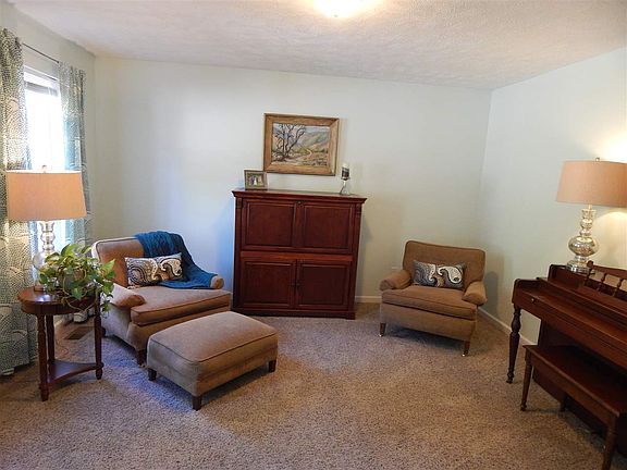 5th image of 122 Southbrooke Dr