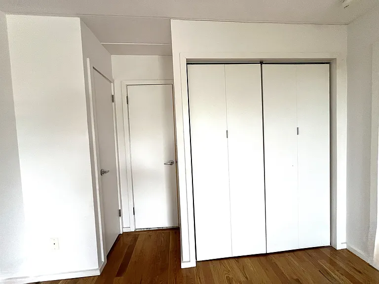 345 Harvard St #4E — Photo 19