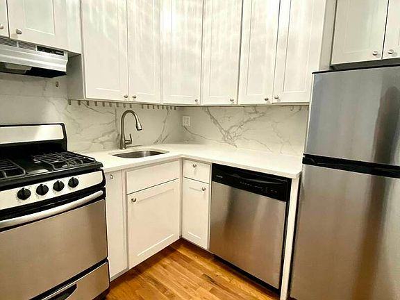 5th image of 11 Maiden Ln APT 3B
